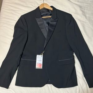 New with tags mens suit